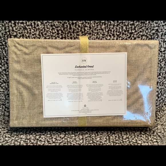 Russell Windsor London Perfumers Enchanted Forest Vanilla Almond Bathing Set - Picture 2 of 3